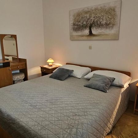 Andela Apartment Pula Buitenkant foto