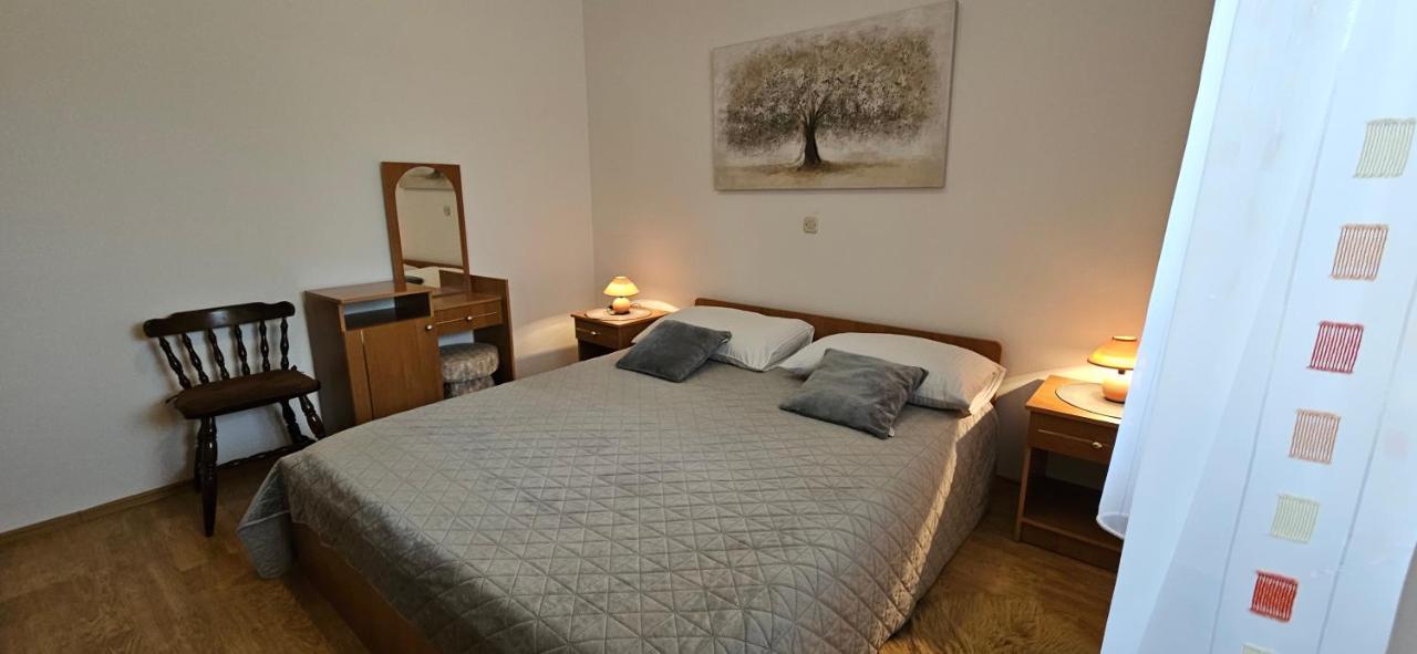 Andela Apartment Pula Buitenkant foto
