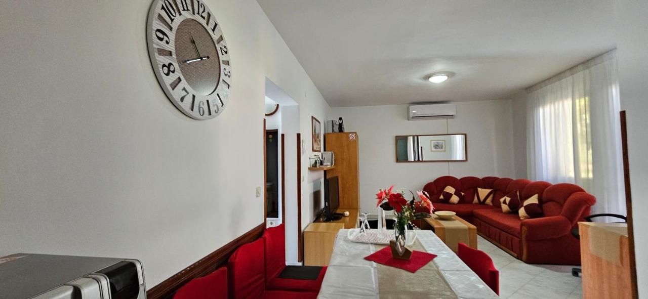Andela Apartment Pula Buitenkant foto